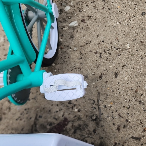 18in Food Delivery Tricycle Toy - White and Teal - Picture 5 of 6